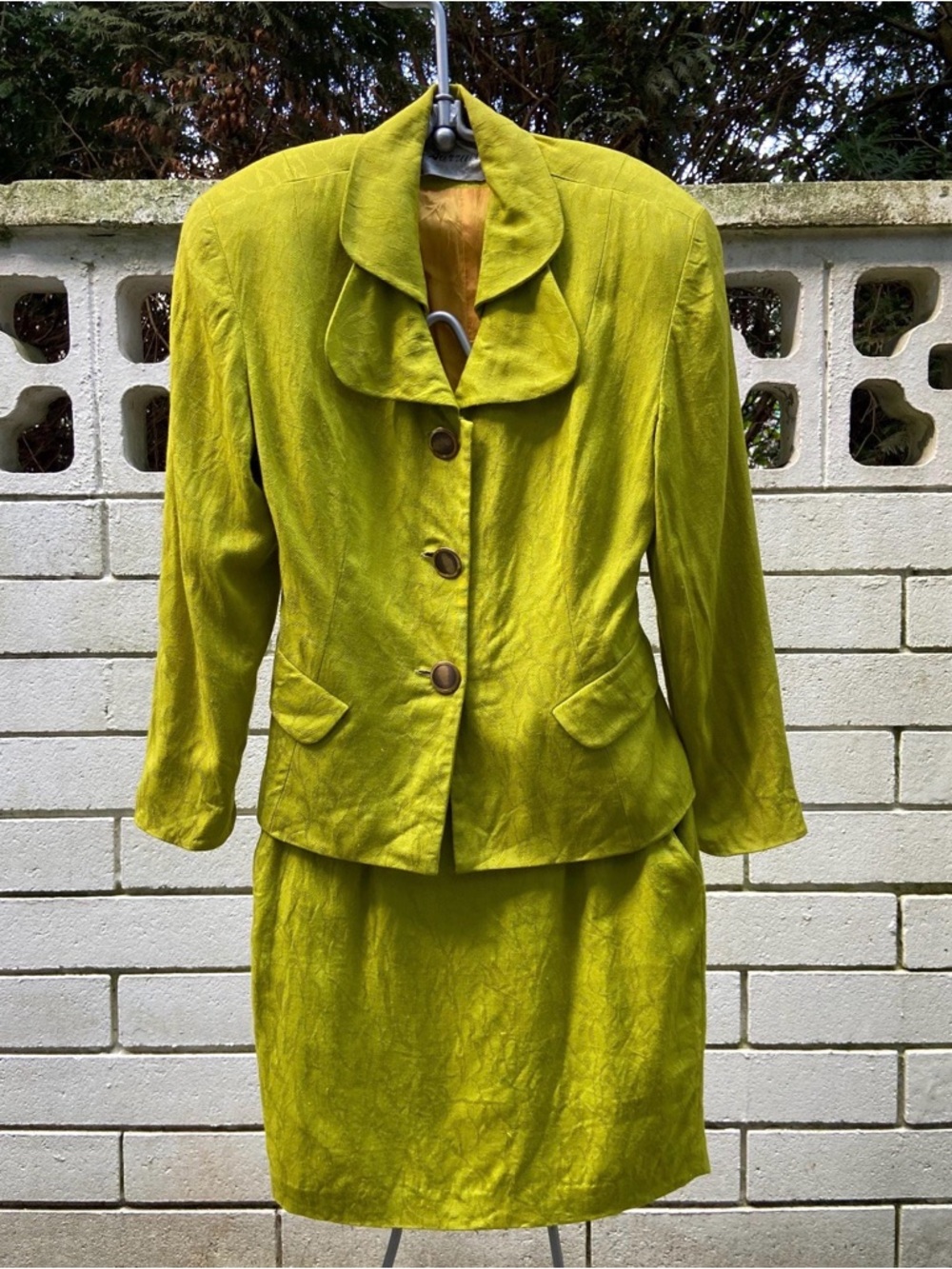 AARRUCCI COLLEZIONI Vintage Chartreuse Floral Jacquard Jacket and Skirt Set